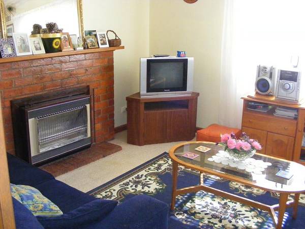 CLOSE TO T.A.F.E COLLEGE Picture 3