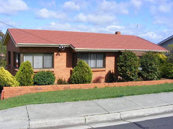 CLOSE TO T.A.F.E COLLEGE Picture 1