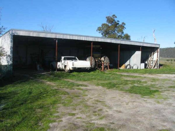 324 ha GRAZING PROPERTY ON THREE TITLES Picture 3