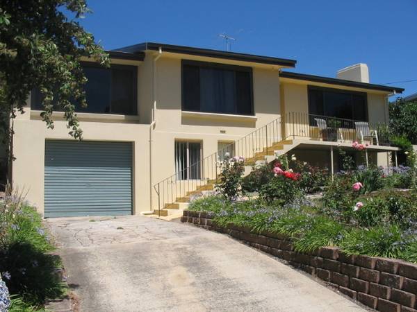 FULLY REFURBISHED HOME Picture 1