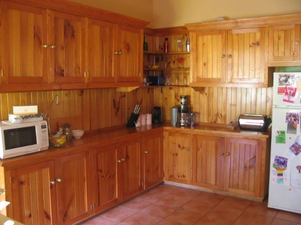 TIDY CHARACTER HOME Picture 3