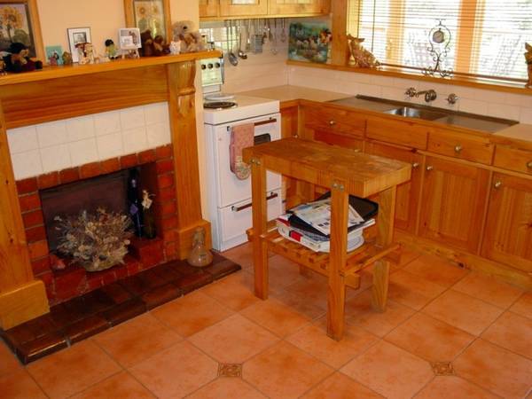 TIDY CHARACTER HOME Picture 2