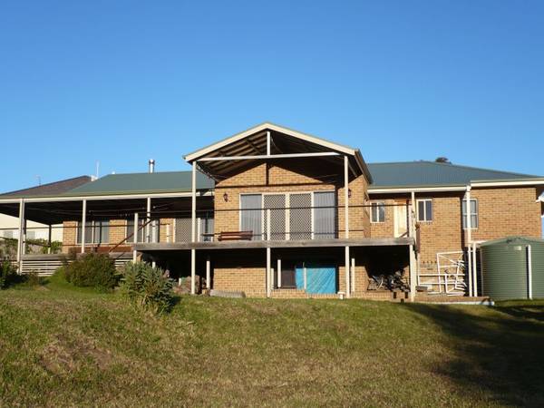 Executive Family Home Picture 1