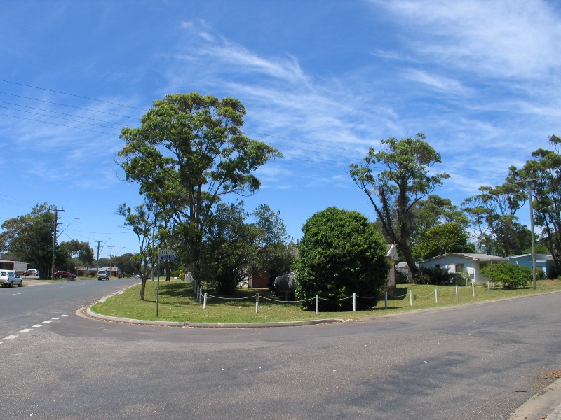 Close to Everything for Next to Nothing! Picture 3