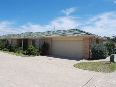 Outstanding 4 Bedroom Home Picture