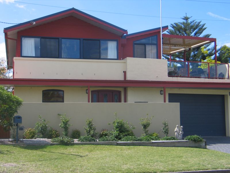 MASSIVE PRICE REDUCTION...Coastal Escape With Excellent Water Views & Luxury Inclusions Picture 2