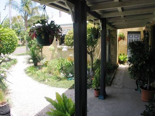 Cute & Cosy By the Coast Picture 3