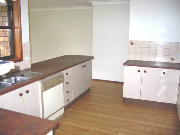 Spacious Four Bedroom Family Home Picture 3