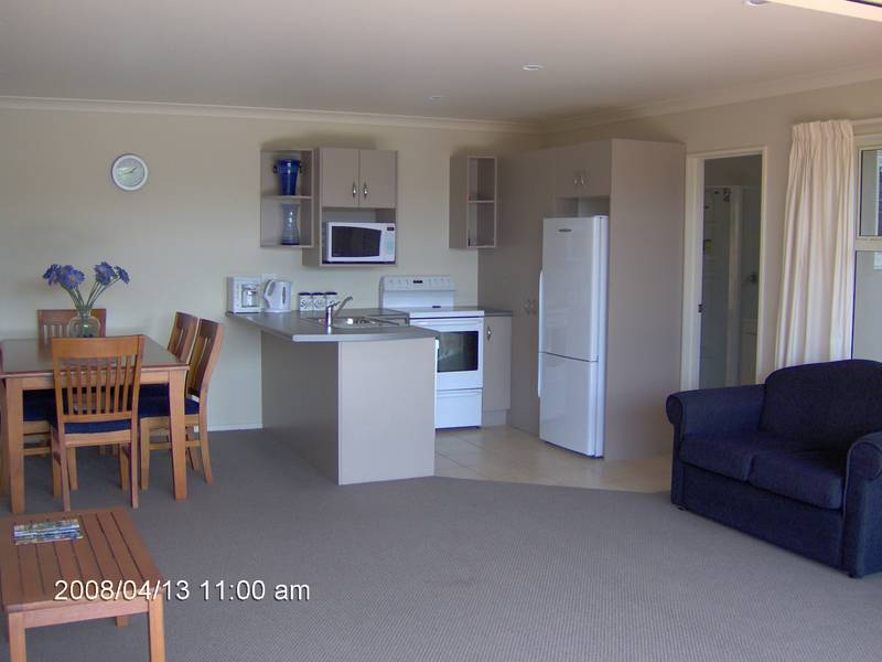 FABULOUS HOLIDAY SPOT LOCATION! Picture 3