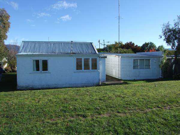 WATERFRONT LOCATION Picture 2