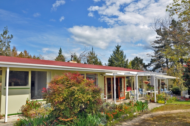 SOLITUDE BY THE STREAM Picture 1