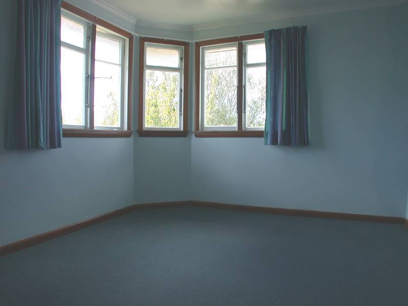 RENTAL OPPORTUNITY? GRAND FAMILY HOME? Picture 2