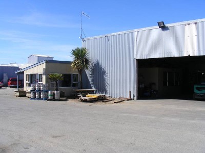 LARGE LIGHT INDUSTRIAL Picture LARGE LIGHT INDUSTRIAL Picture