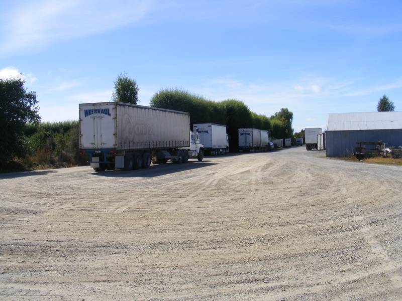 LARGE LIGHT INDUSTRIAL Picture 3