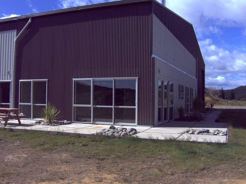 LOADS OF SPACE Picture 1