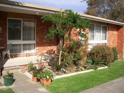 EASY TO LOOK AFTER Picture EASY TO LOOK AFTER Picture