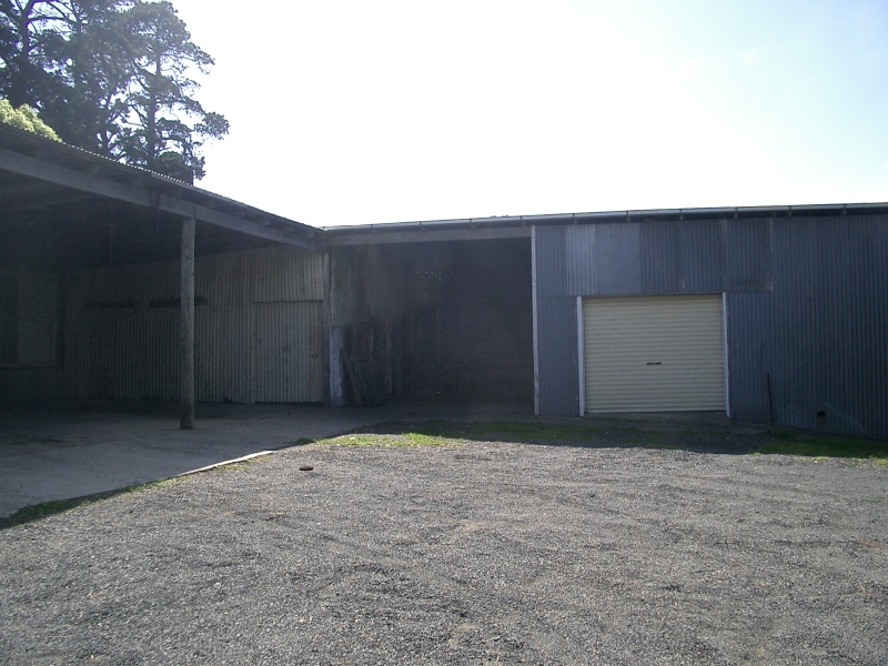 RURAL - 4 BEDROOM FAMILY HOME Picture 3