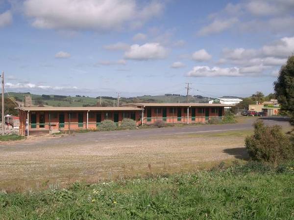 PRIME LOCATION, FANTASTIC OPPORTUNITY ! Picture 1