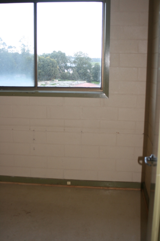 PRIME LOCATION, FANTASTIC OPPORTUNITY ! Picture 3