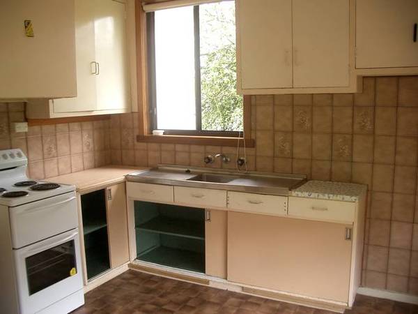 GOOD SIZE 2 BEDROOM HOUSE Picture