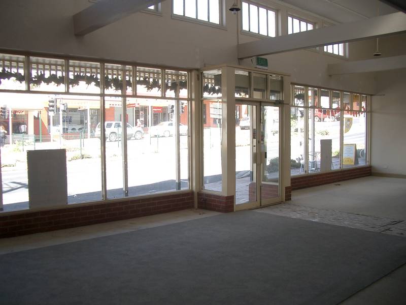 HUGE RETAIL OPPORTUNITY IN MAIN STREET Picture 2