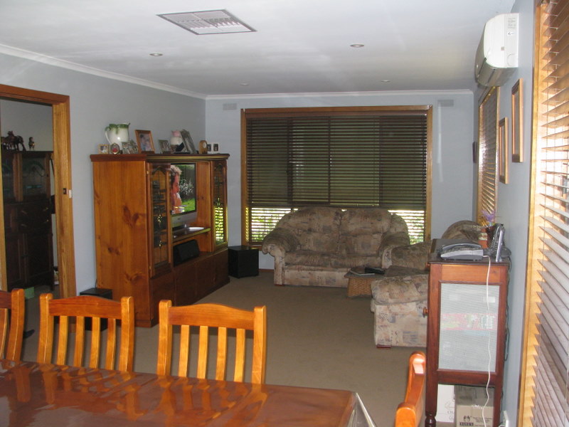 4 Bedroom B/V On 3 Acres Picture 3