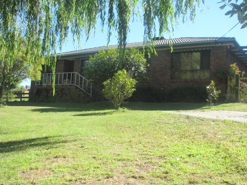 4 Bedroom B/V On 3 Acres Picture 1