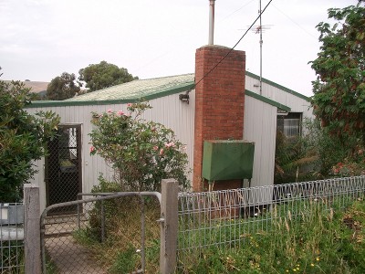 SNAP UP THIS LITTLE BARGIN ! Picture