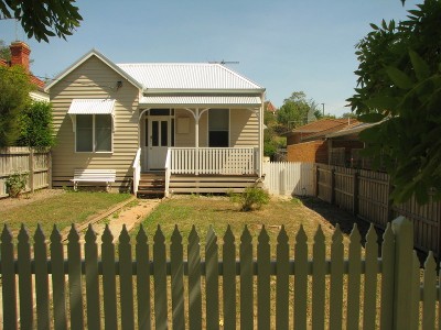 Classic Cottage Picture Classic Cottage Picture