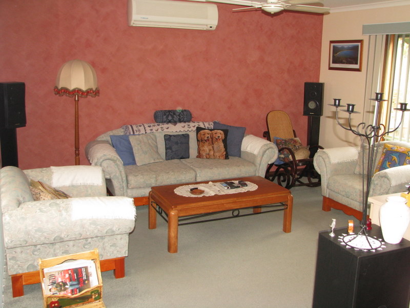 SALE PRICE REDUCED ! Picture 3