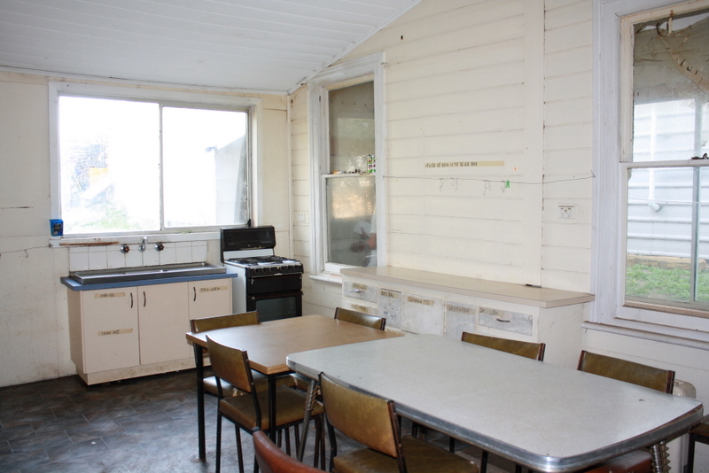 MIXED USE ZONE WITH IVESTMENT POTENTIAL Picture 3