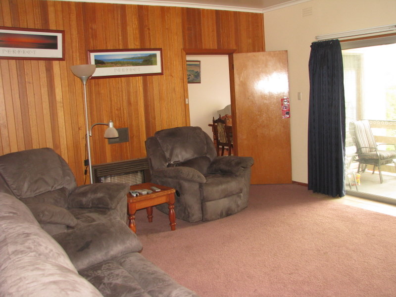 ROOM FOR THE WHOLE FAMILY ! Picture 3