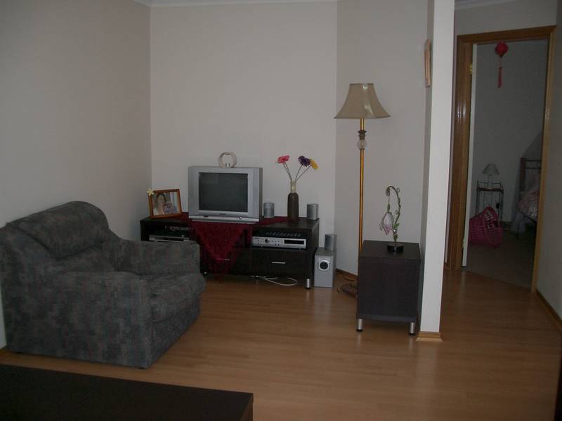 Modern 2 Bedroom Unit Picture 2