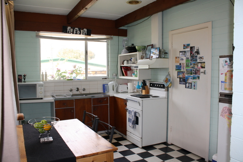 INVESTORS TAKE NOTE Picture 2