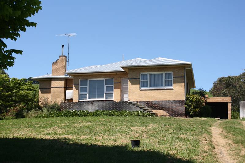 RURAL HOUSE IN LOCH Picture 1