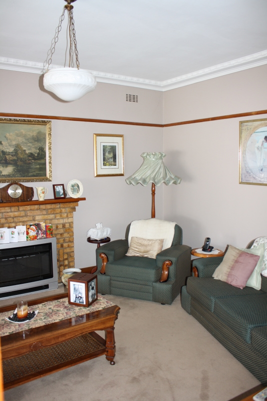 COME IN AND TAKE A LOOK Picture 2