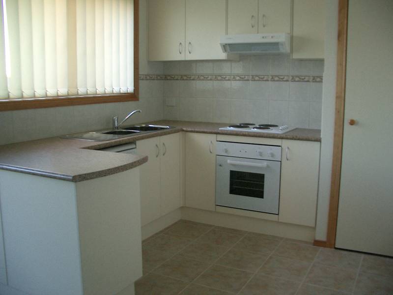 NEAR NEW UNIT! Picture 2