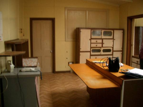 3 BEDROOM FAMILY HOME Picture 2