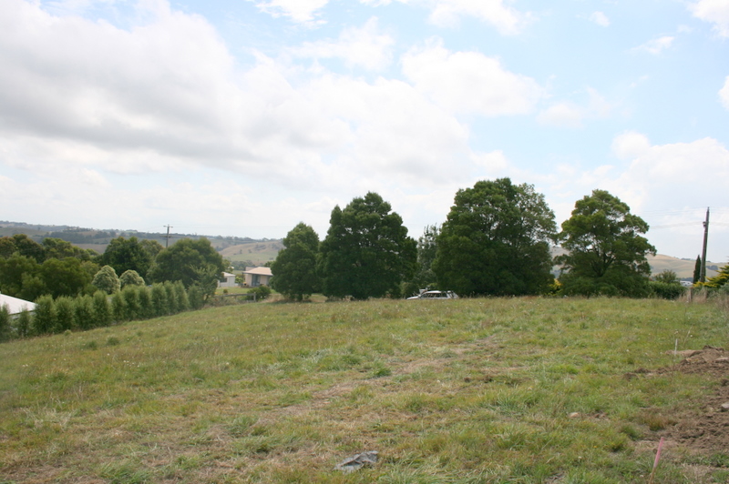 ELEVATED BLOCK WITH VIEWS Picture 3
