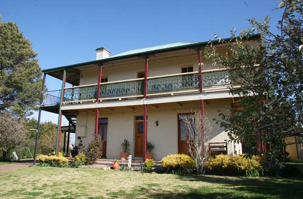 11 Athol Street, Blayney Picture 1