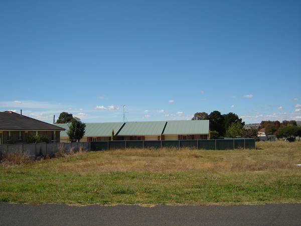 8 Oliver Street Blayney Picture 1