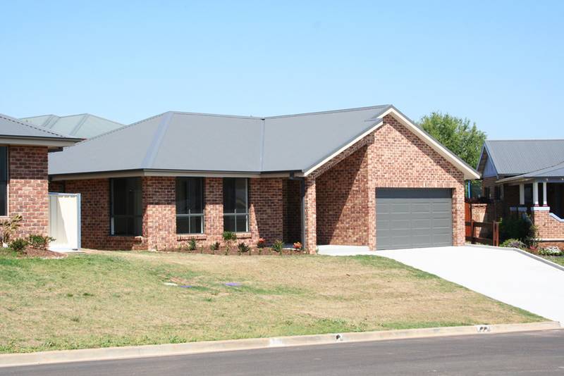 15 Bert Whiteley Place, Orange Picture 1