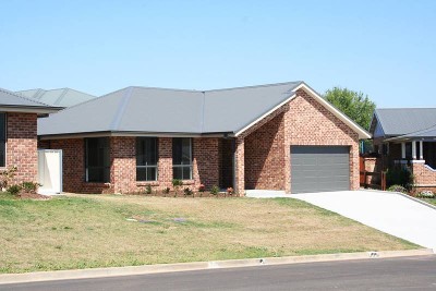 15 Bert Whiteley Place, Orange Picture