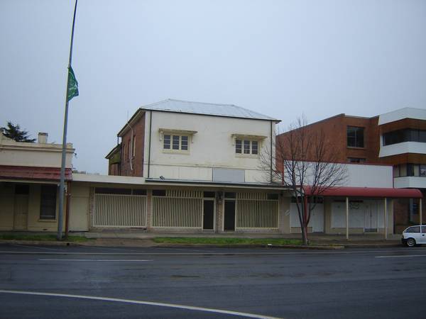 Central Location Picture 1