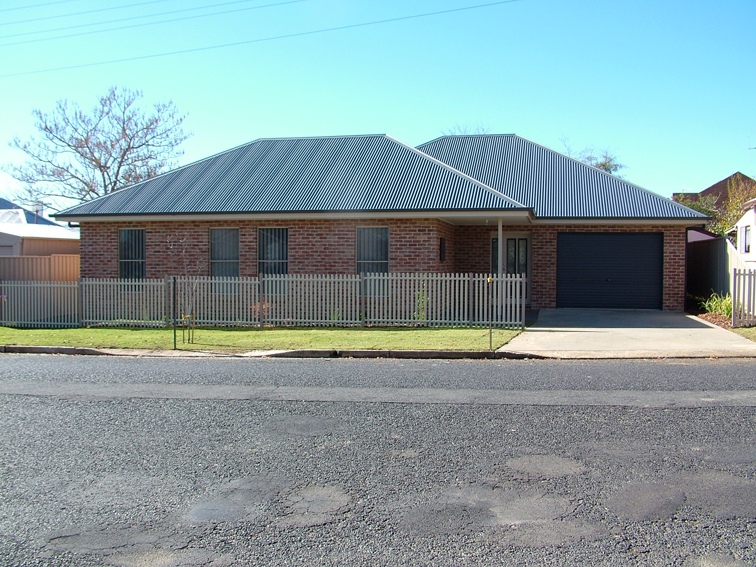 132a Warrendine Street Picture 1