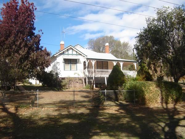 Have a Taste for quiet country Living? Picture 1