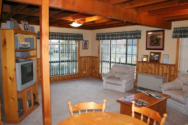 20 Agland Crescent, Orange Picture 2