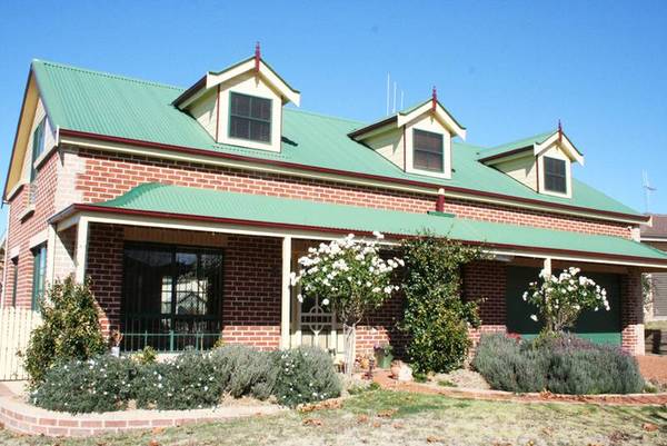 20 Agland Crescent, Orange Picture 1