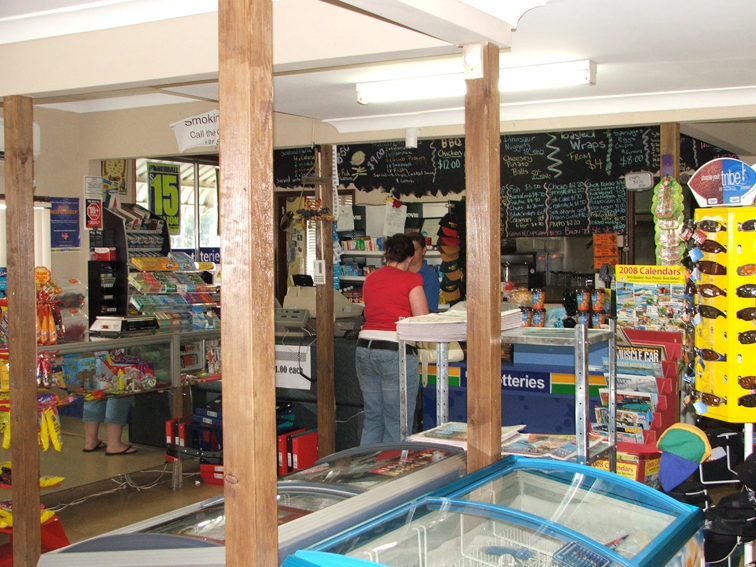 BP Service Station, Kiewa Street, Manildra Picture 3