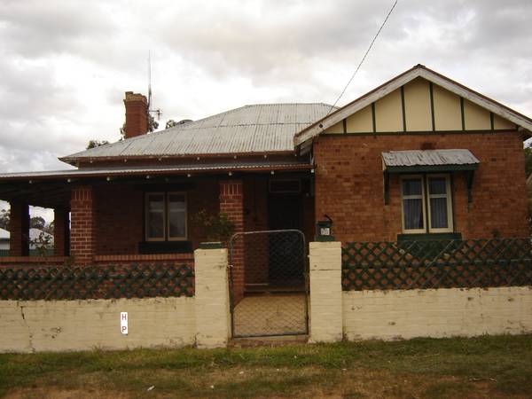 36 Molong Street Picture 1